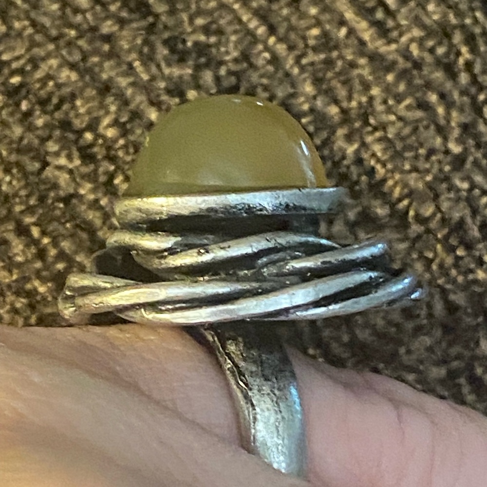 Vintage Brutalist Cabochon ring unknown metal Prehnite looking stone